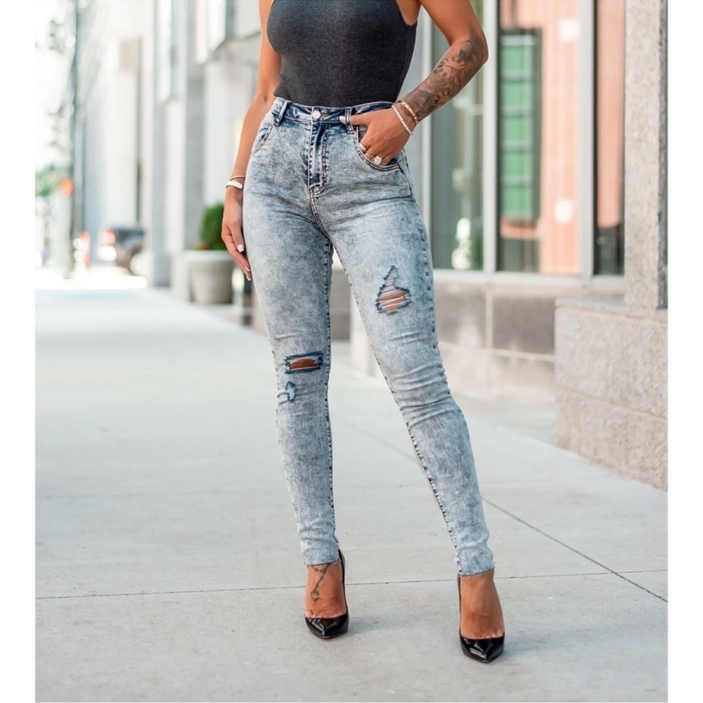 Byegreis Mason high-waisted jeans in size large. - Picture 2 of 5